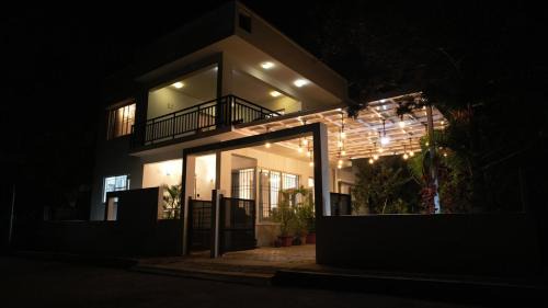The Oakwood - Falcon Stays at Nandi Hills