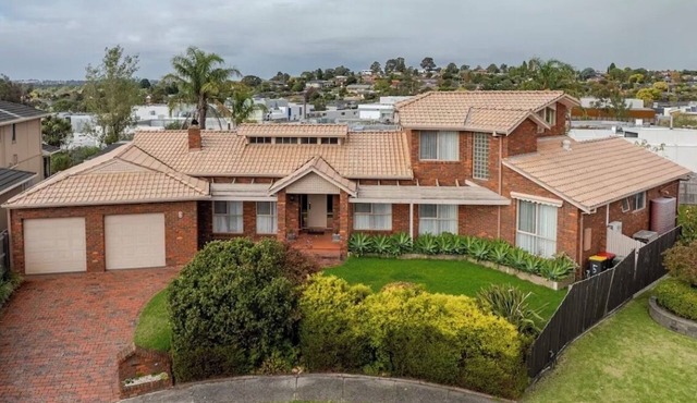 The peaceful retreat in a tranquil court in Mulgrave