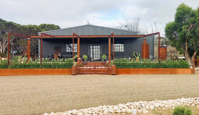 The Rusty Kangaroo Hideaway Retreat - Exclusive Ocean View Couples in Dudley West