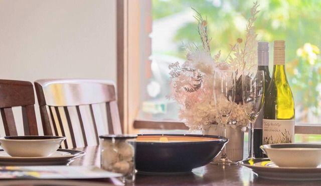 The Timber Loft |Cozy 1BR Hideaway in Narre Warren in Narre Warren