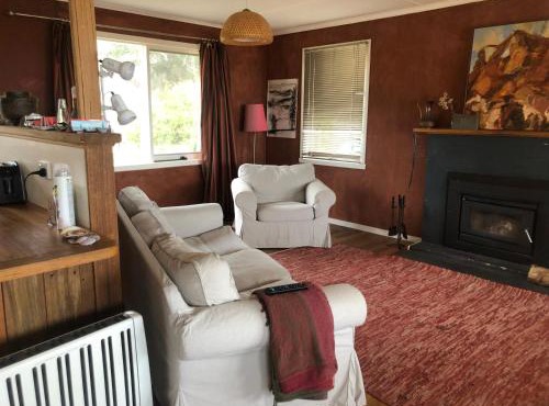 The Woolshed and Farmhouse Blue, Bruny Island in Barnes Bay