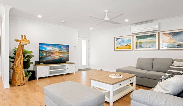 Theresa St 16, Golden Beach in Golden Beach