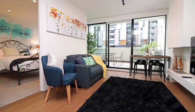 This lovely modern apartment in the prime location of South Yarra in South Yarra