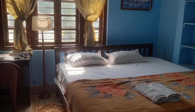 THUBE Saheb B&B in Jabalpur