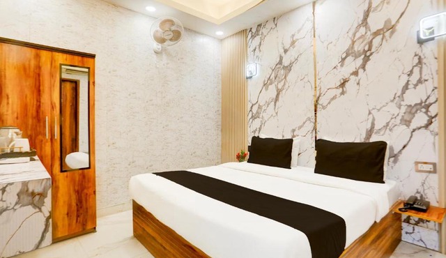 Townhouse Faridabad Railway Station Formerly Hotel Royals Paradaise in Faridabad