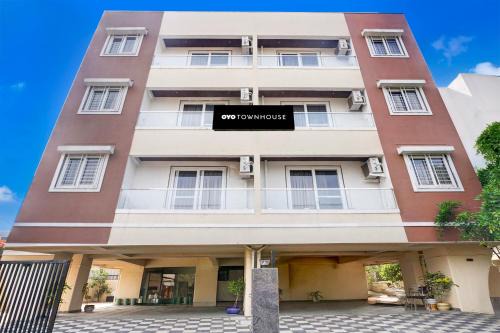 Townhouse Hotel Metro in Pune
