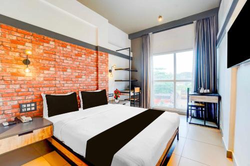 Townhouse Oak Mangalore City Centre Mall