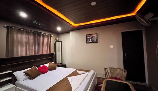 TRADITIONAL HOTEL AND RESTAURANT