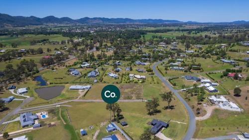Tranquil Country Escape With Scenic Views in Gloucester