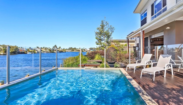 Tranquil Waterfront Paradise|Spa|Pool|Paradise|Canal Views in Birtinya