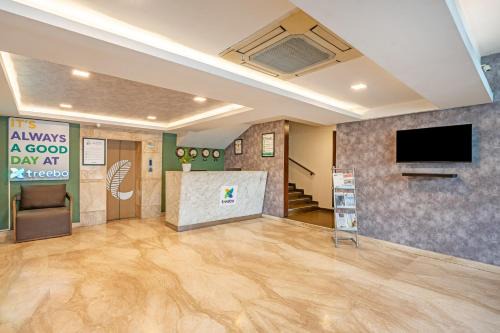 Treebo Comfy Business, Opp Nexus Mall Koramangala