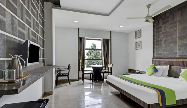 Treebo Admiral Suites New Usmanpura in Chhatrapati Sambhajinagar