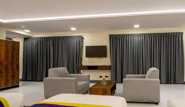 Treebo Jaguar Comforts, 3 Kms From Mahatma Gandhi Park