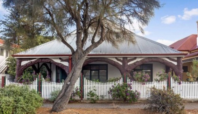 Treehouse by the Sea in Grange