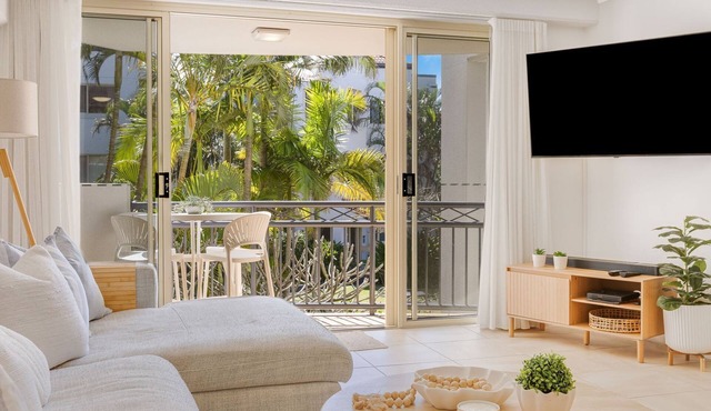 Tugun Bliss - Absolute Beachfront in Tugun - Min. 3 Night Stays - Linen Provided in Tugun