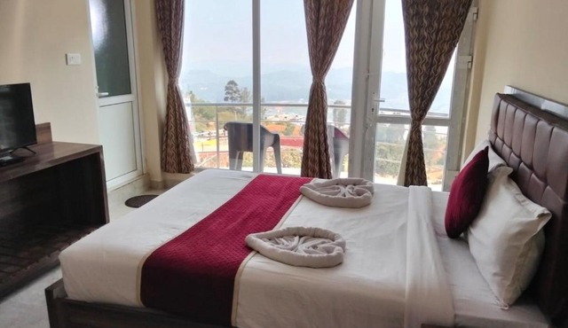TULIPS VILLAGE RESORTS - A Valley View Abode