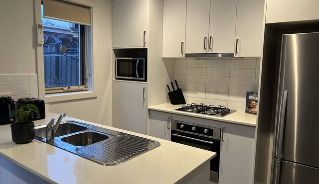 Ultra Modern Home 20 Mins From Airport in Craigieburn