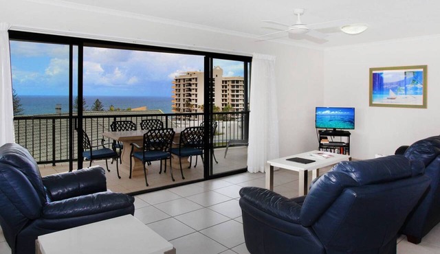 Unit 4 'Beaumont Sur Mer' in Coolum Beach