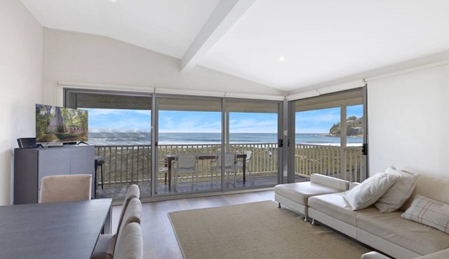 Upper Oceanside in AVOCA BEACH