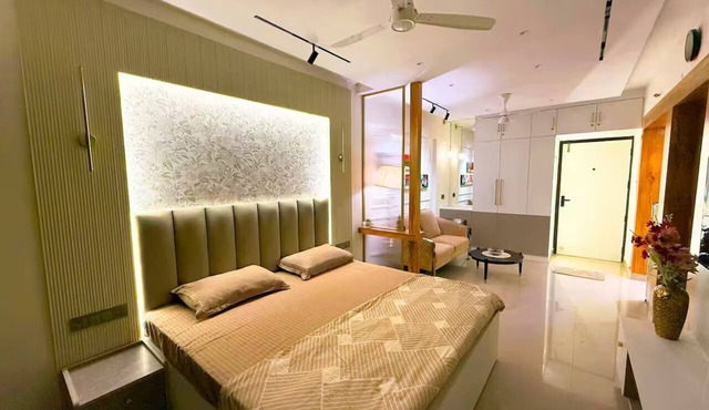 Urban Ease Appt. Near Metro, IT Park & Expo Mar