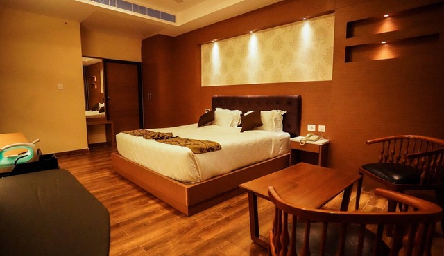 V FIVE HOTEL