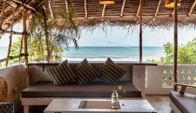 Villa Frangipani - Sea Front, AC, Wifi