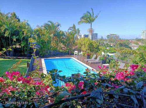 Villa with Views & Pool in Gold Coast