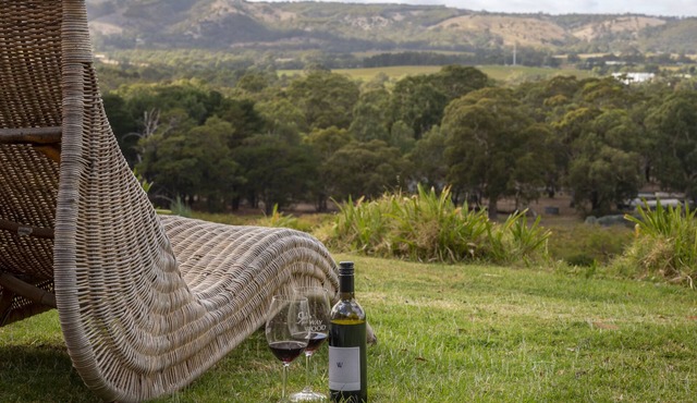 Vineyard accommodation with stunning views in McLaren Flat