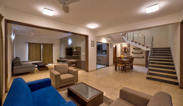 VRR Astoria Hotel & Convention Center