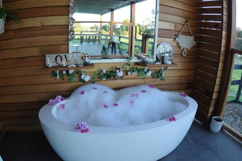 Wagtail Nest Country Retreat - Longford Vic 3851 in Sale