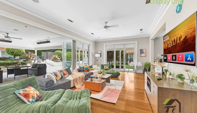 Warrawee 6BR |Station, Close to Parks & Shops in Warrawee