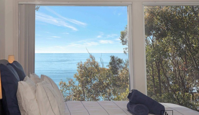 Waterfront Home with Sweeping Ocean Views in Denhams Beach