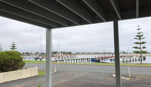Waterfront self contained accommodation in Port Albert