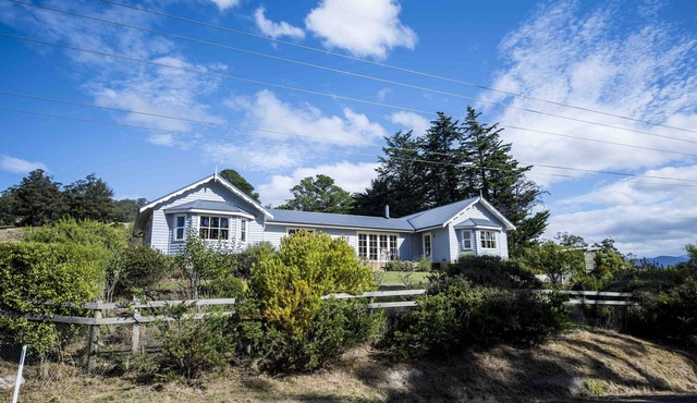 Wattle Grove Homestead Queen Bed & Breakfast in Wattle Grove
