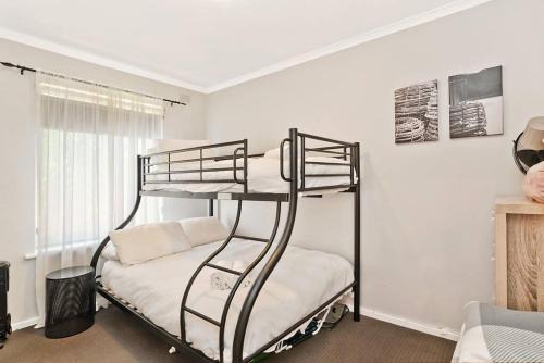 West Beach Family Beauty - 2 Bed Unit in Henley Beach