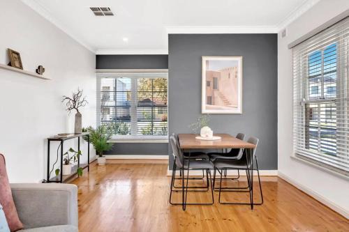 West Beach Hideaway - A Relaxed Coastal Locale in Adelaide