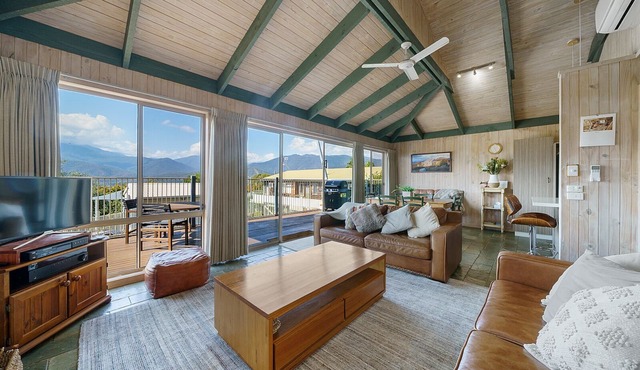 Where breathtaking mountain views meet the comforts of your own home in Tawonga South