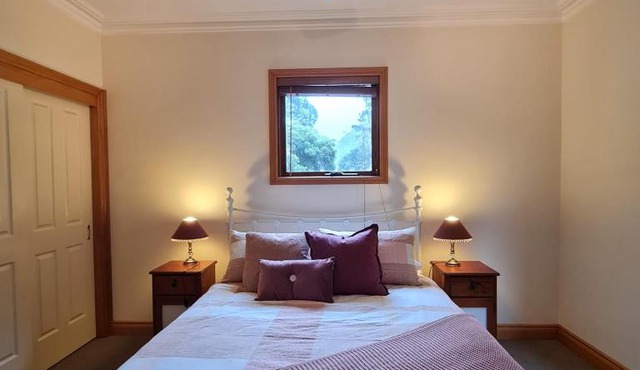 Whitlow Manor 3BR and optional 1BR studio in Walhalla