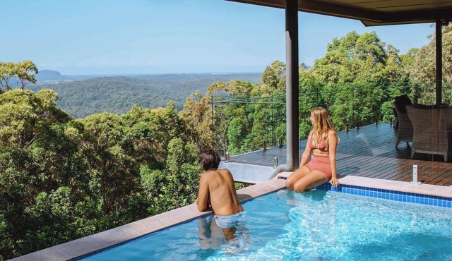Wilderness House l Infinity Pool & Views in Kulangoor