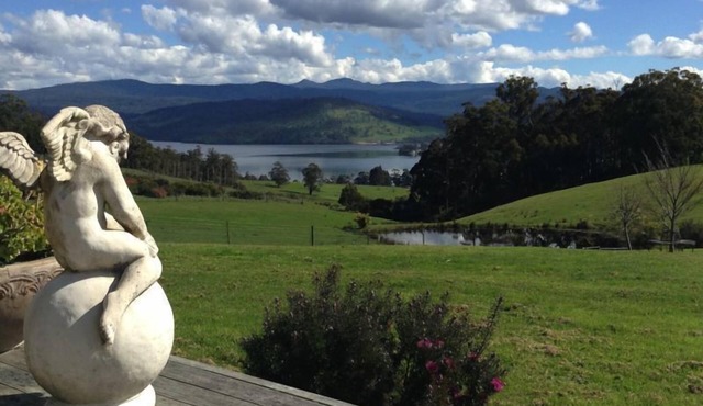 Windflowers Farmhouse B & B in Lower Wattle Grove