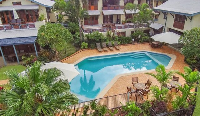 Wongalinga Unit 7~ Beachfront views in Wongaling Beach