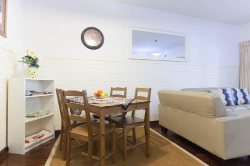 B2 Crawley Apartment 1 BRM & Sleepout near UWA in Perth
