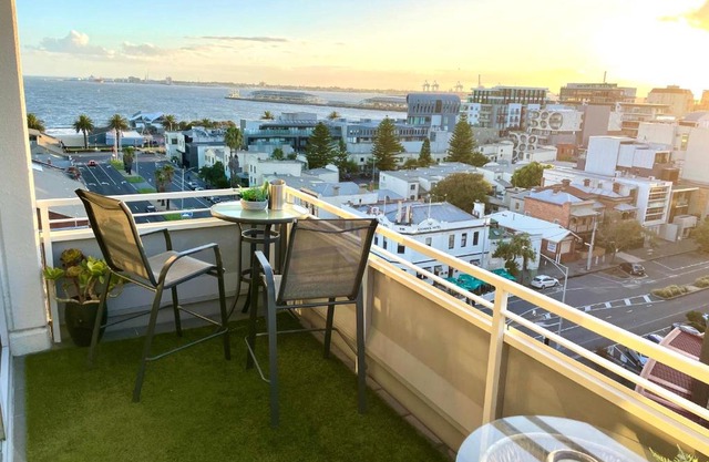 BEAUTIFUL BAY VIEWS Huge 3-bedroom plus Office, Pool, Gym, 2 car spaces and SO MUCH MORE in Melbourne