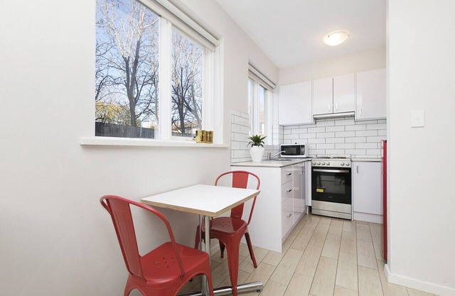 Domi Rentals - The Carlisle Apartments in Balaclava