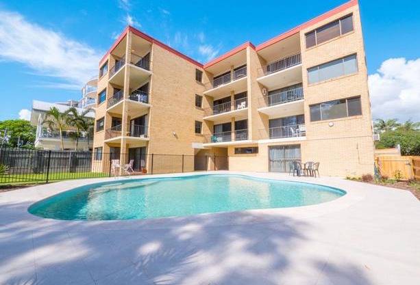 Golden Shores Unit 3, 21 Landsborough Parade in Caloundra