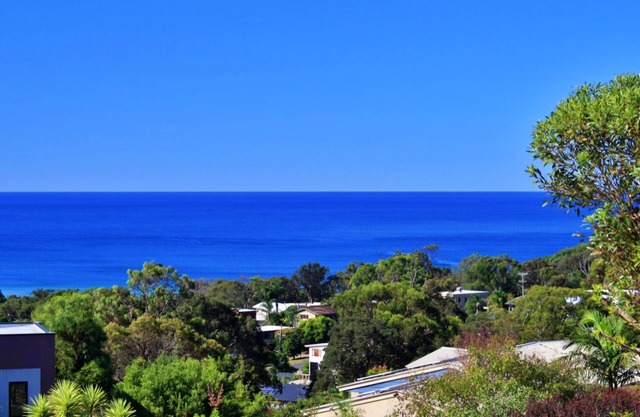 Pambula Beach Holiday Retreat - 2 Queen bedrooms, 12pm checkout in Pambula Beach