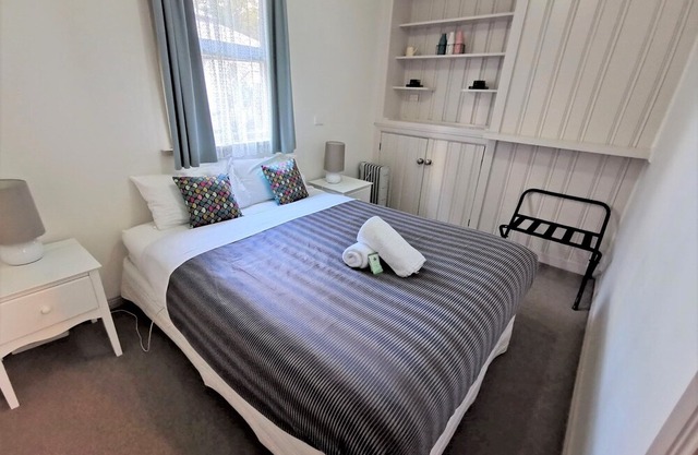 Unit 2 - Two Bedroom - HomeAway in Bright