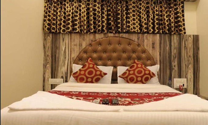 Jogeshwari West Hotel | Hotel Golden Inn