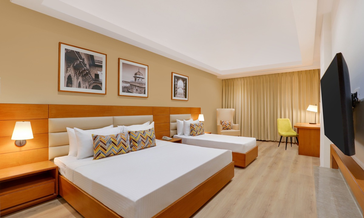 Agra Hotel | Lemon Tree Hotel Agra