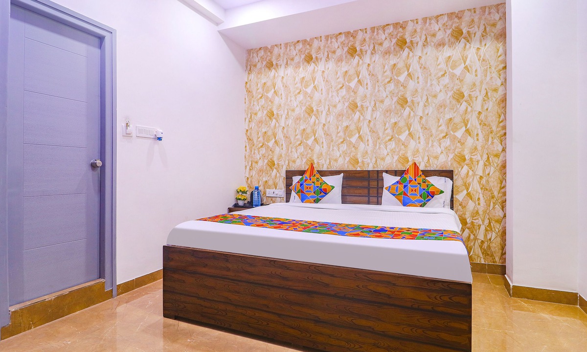 Shaikpet Hotel | FabExpress The Dream Elite